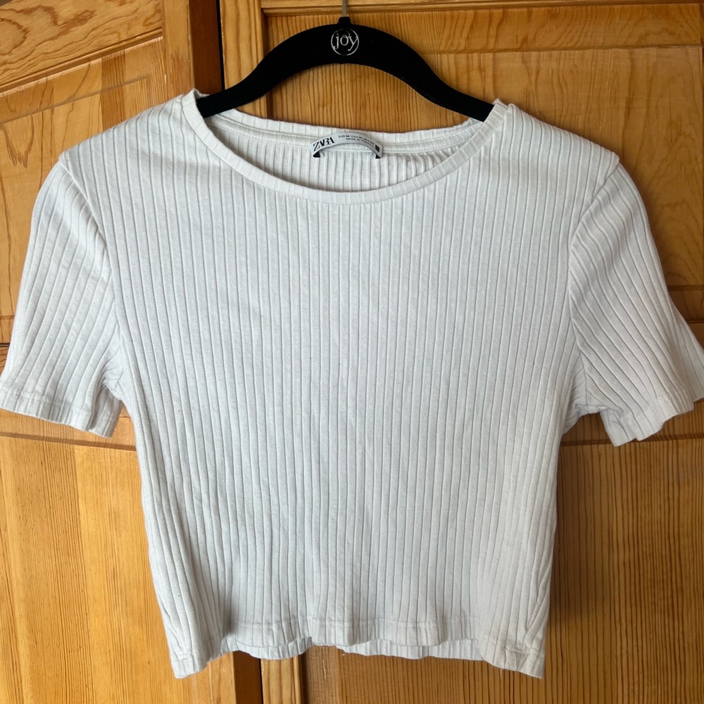 Zara Women's Off-White Ribbed Crop Top